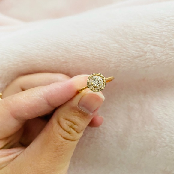 18K Gold Genuine Natural Diamond Cluster Halo Ring - Picture 4 of 7